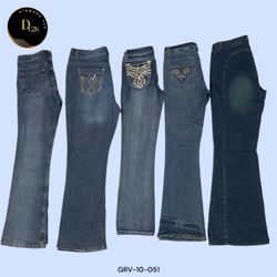 Blast from the Past: Vintage Y2K Flared Jeans ((GR..