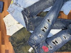 Womens unbranded flare bottom jeans - 45 pieces