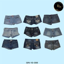 Y2K Street Style Mini Shorts – Ein Kleidungsstück,..