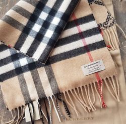 Burberry Scarves 50 Pcs