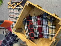 burberry scarves - 20 pcs