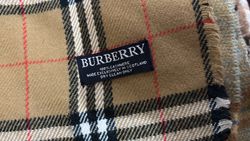 Burberry scarves 200 Pcs