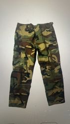 25 X Pantalons camouflés et jeans