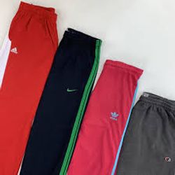 本物のブランドトラックパンツ