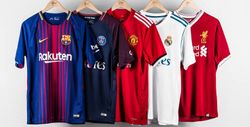 T-shirts de football