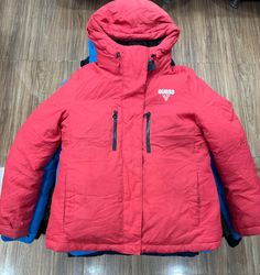 Guess Puffer Jackets- 18 pezzi