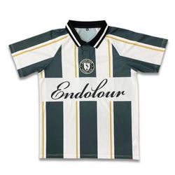T-shirts authentiques de football