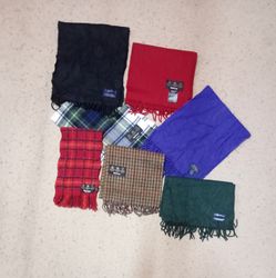 Écharpes Burberry barbour polo 20 pièces