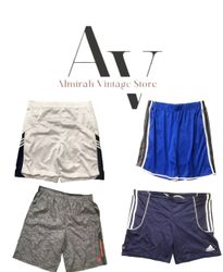 Tous les shorts de marque sont marqués.