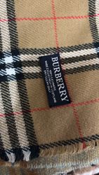 Burberry scarves 200 Pcs