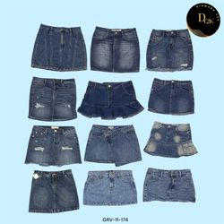 Classic Y2K Denim Mini Skirt – Iconic 2000s Style ..