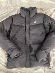 Nike Puffer Jackets - 34 Pieces