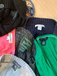 Women’s Winter Sweaters - 29 Pieces - Caps, Calvin..