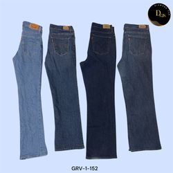 Vintage Y2K Levi's Jeans: Timeless Style for the M..