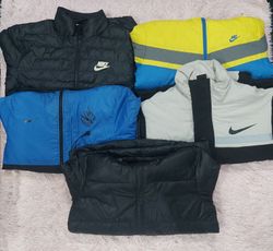 Nike Puffer Jacken 10 Stück