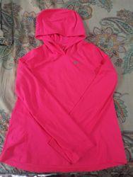 T-shirts à capuche Nike et Mix, 8 pièces.