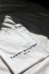 Classic vintage tommy hilfiger t-shirt