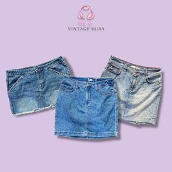 ✨ Y2K Embroidered Denim Mini Skirt – 2000s Vintage..