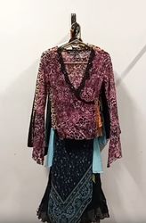 VESTIDOS Y2K - TOPS CAMI E BLUSAS