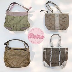 Bonitas bolsas de mano coach y2k en marrón beige