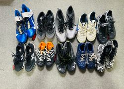 Ensemble de chaussures de football de marque de 30..