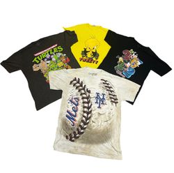 25枚のプリントTシャツ