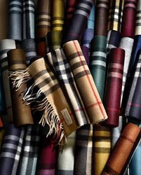 Écharpes Burberry Y2K 200 pièces