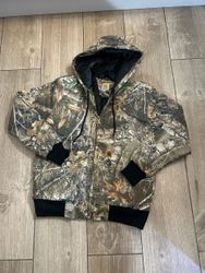 Veste camo au style retravaillé