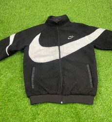 Jaqueta estilo rework de lado duplo Nike