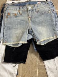 Miss Me und True Religion Shorts