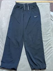 本物のNikeトラックパンツ