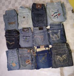 UNBRANDED  JEANS WOMEN WEAR  TOTAL 14 PIECES (ID 3..