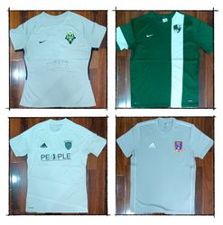 G0198 Vintage Branded Football Jersey - 20 Pieces
