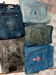 JEANS DIESEL ET AUTRES MARQUES MIXTES (10 pièces) ..