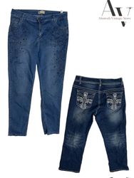 HIPHOP AND STRAIGHT JEANS
