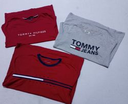 Tommy Hilfiger
Camisetas