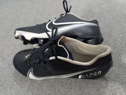 HD778 Mix Branded Football Shoes - 15 pcs