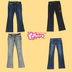 Jeans acampanados ornamentados Y2K