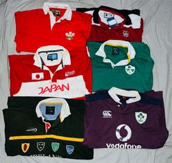 Lot de 16 maillots de rugby vintage de club