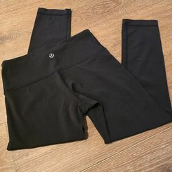 Lululemon black leggings