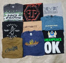 Camisetas Gráficas e de Marca