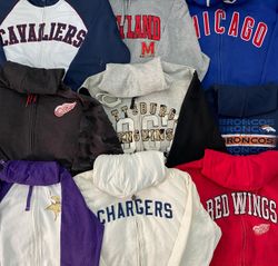 Sweat à capuche zippé vintage - 17 pièces