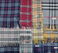 Marken-Burberry-Schals - 18 Stück