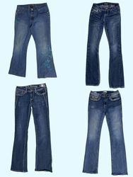 Vibes Denim Vintage Y2K: Collezione di Jeans Svasa..