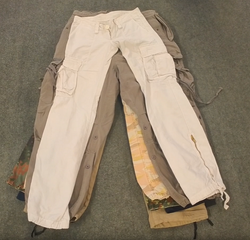 Unmarkierte Cargo-Hosen