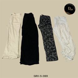 Y2K Utility Capris – Black/White Two-Tone Streetwe..