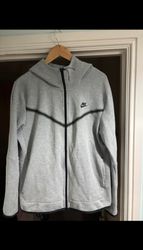 Branded Nike fleeces 80 Pcs