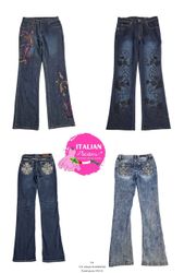 Jeans acampanados únicos y embellecidos de Y2K