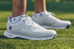 Golf shoes