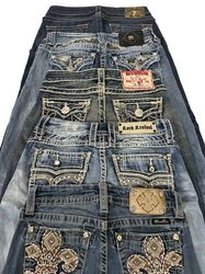 Miss me, True Religion und Rock Revival Flared Jea..